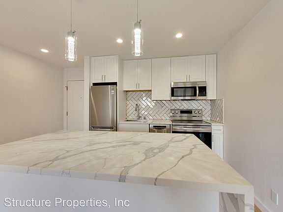 5th image of 1500 Newlands Ave APT 210