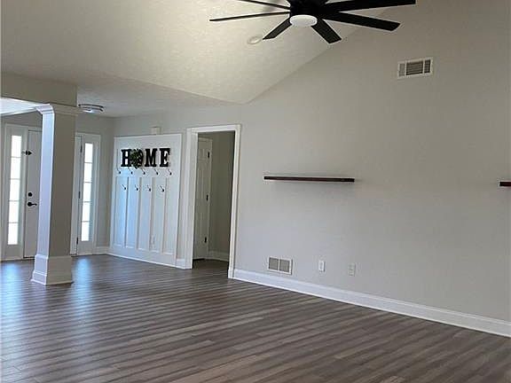 5th image of 900 Harbins View Dr