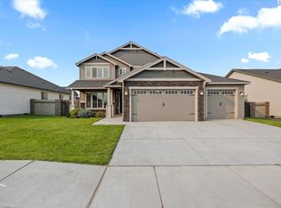 8218 Ballard Loop, West Richland, WA 99353
