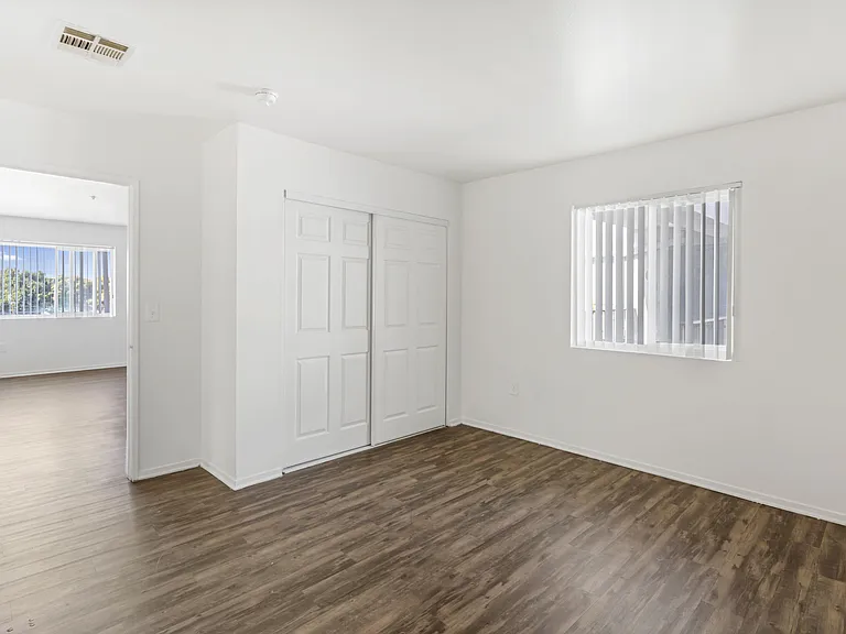 Harbor City Lights Apartments — Photo 19