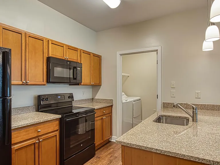 Valor Apartment Homes — Photo 33