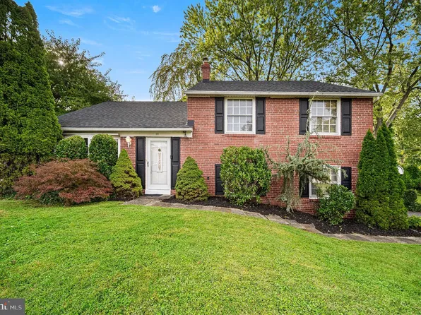 111 Michaels Ln, Wallingford, PA 19086