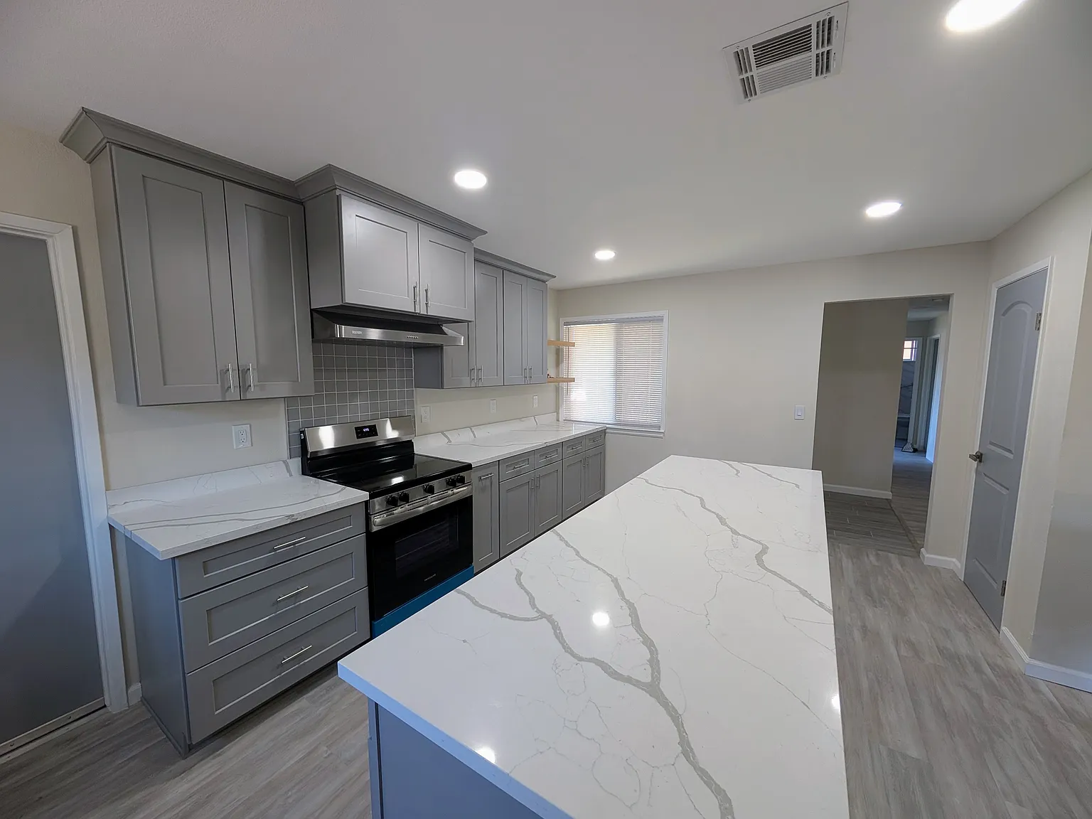 3 bed, 1456 sqft, $2,900 — Photo 1