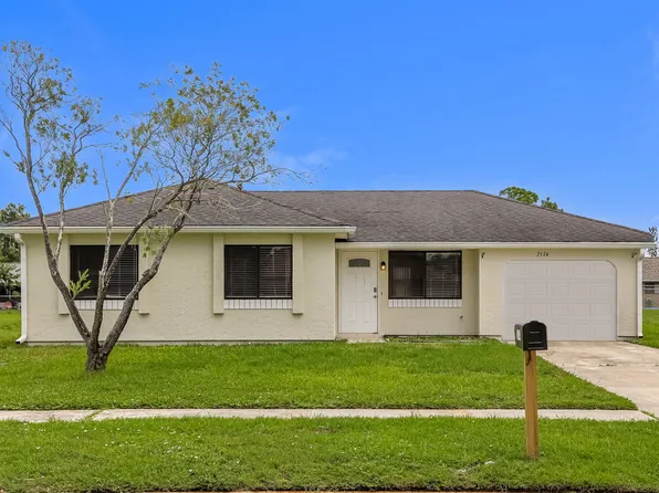 7574 Mesa St, North Port, FL 34287