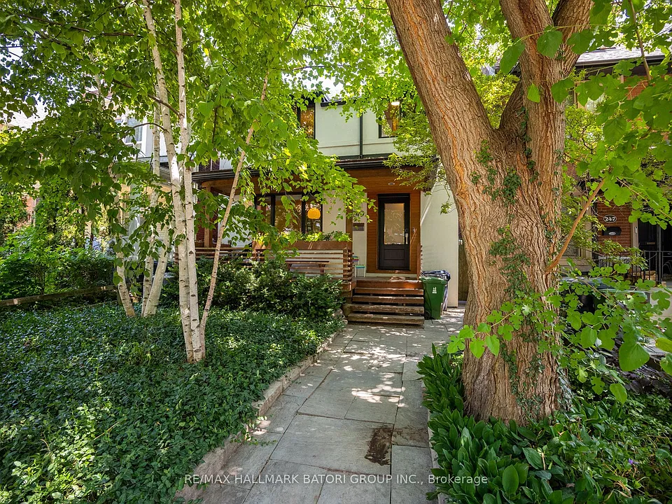 249 Albany Ave #LOWER