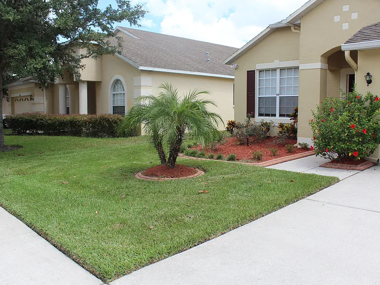 5916 Plummer Slade Ct — Photo 1
