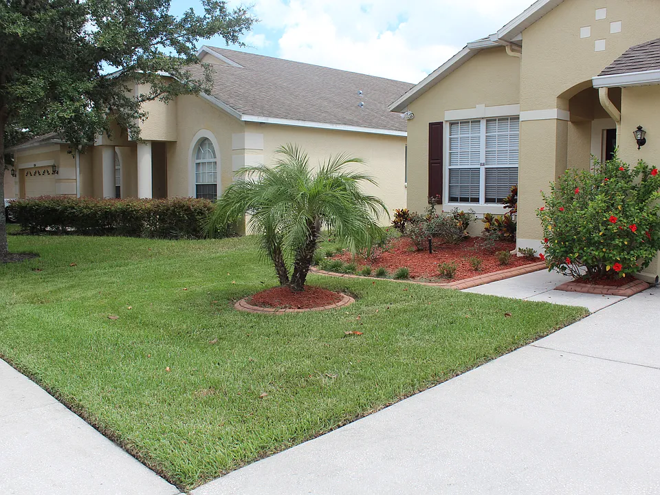 5916 Plummer Slade Ct