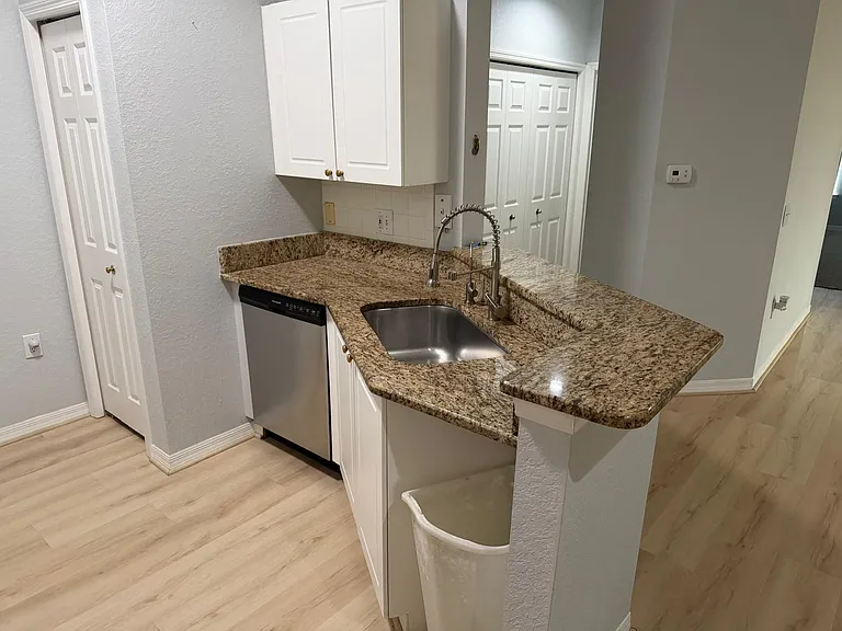 5180 Northridge Rd #301 — Photo 21