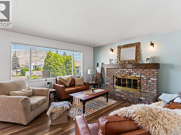 5th image of 1683 Sheridan Dr