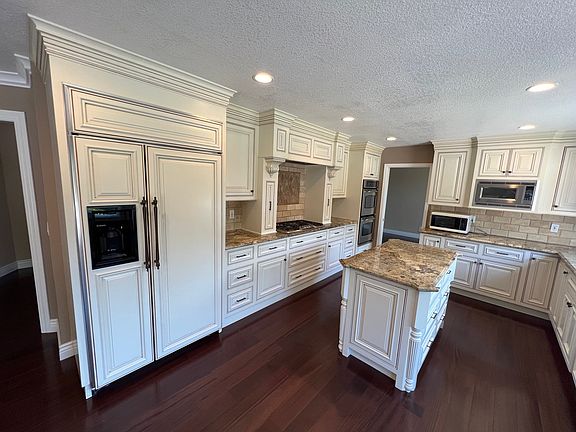 2nd image of 1136 Quail Knoll Ct