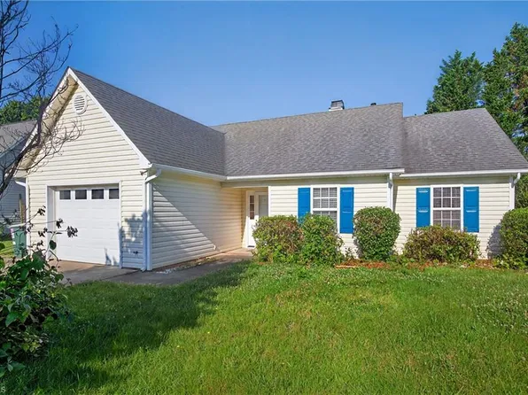 2035 Ardmore Village Ln, Winston Salem, NC 27127