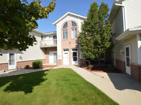 1301 College AVENUE #2C, South Milwaukee, WI 53172