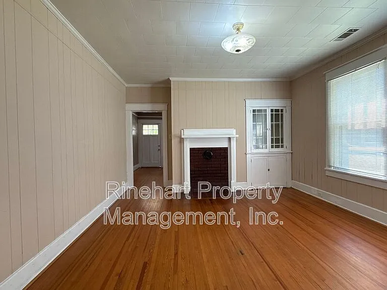 325 Walnut St — Photo 9