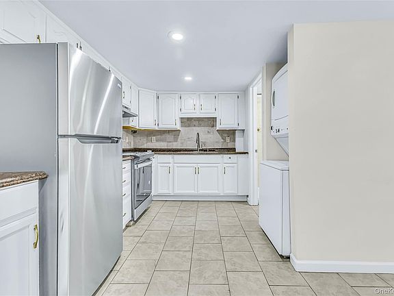 4th image of 44 Somerset Road