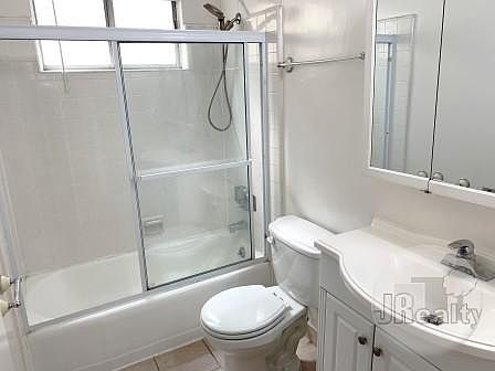 5th image of 1115 S Wooster St #104