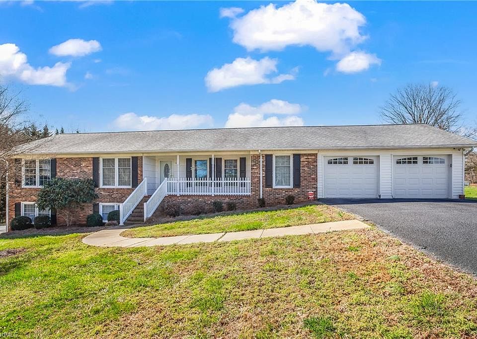 1st image of 1016 Las Brisas Dr