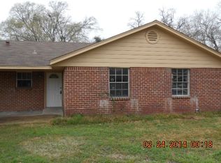 2901 Newcastle Dr, Baytown, TX 77521