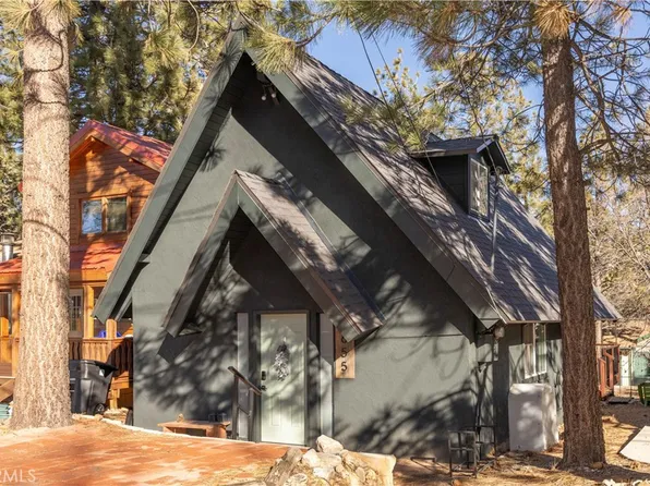 655 Holmes Ln, Sugarloaf, CA 92386