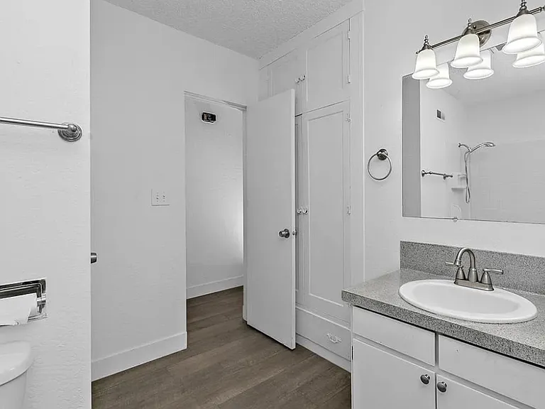 135 Davis Ave #1 — Photo 6