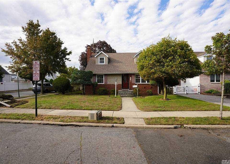 1st image of 252 Arlington St