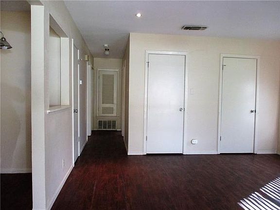 3rd image of 2513 Bitter Creek Dr