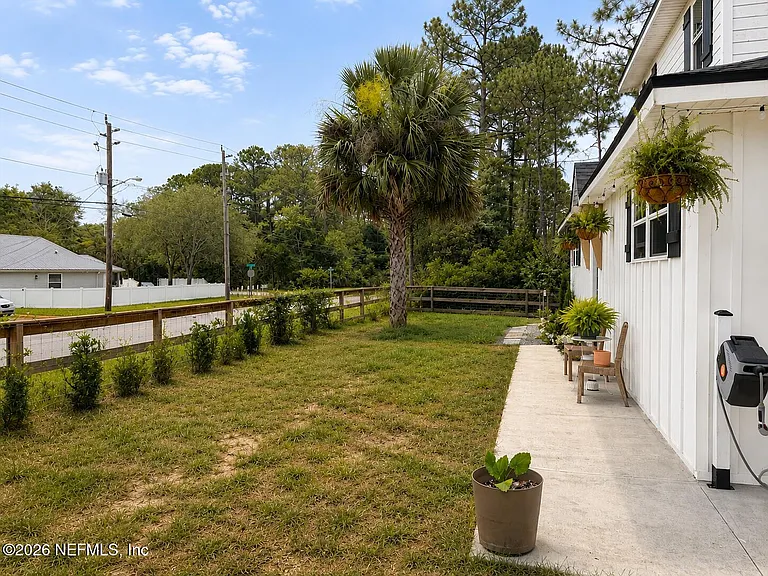 1200 N Clay St — Photo 8