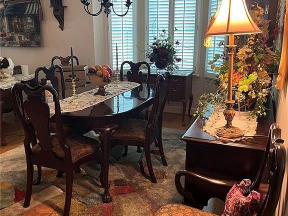 5th image of 2303 Old Towne Dr