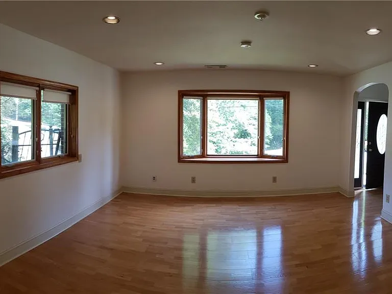 3662 Rock Springs Dr SW — Photo 8