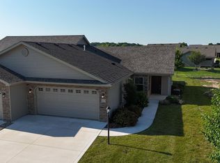 425 Crown Hill Dr, Huntington, IN 46750