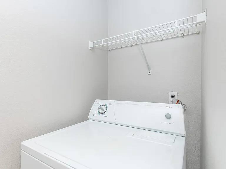 Vista Imperio Apartments — Photo 24