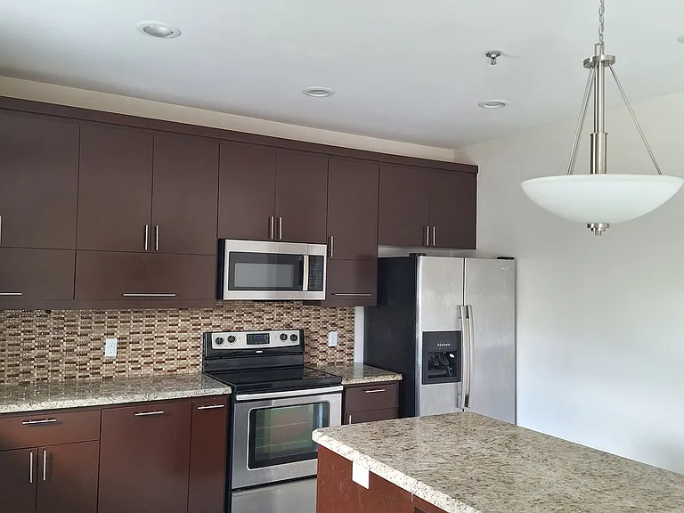 1212 E Pineridge Ave #4 — Photo 4