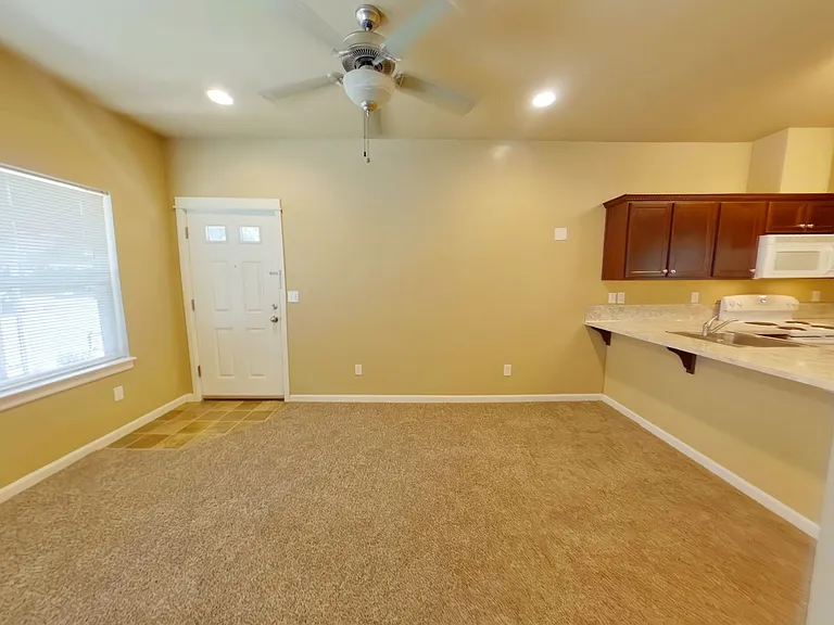 Hilyard Townhomes — Photo 7