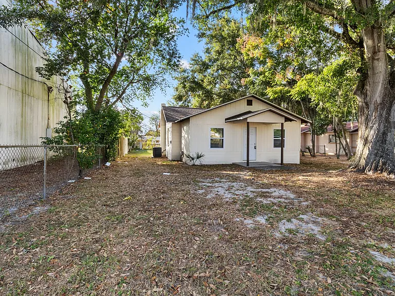 1016 Edith Ave — Photo 2