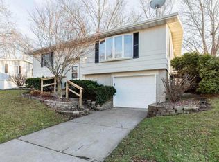 4311 Greenway Dr, Davenport, IA 52804