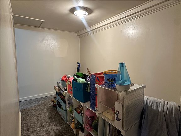 5th image of 404 Franklin St