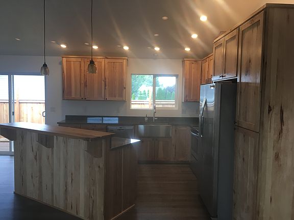 4th image of 605 Ash Ave