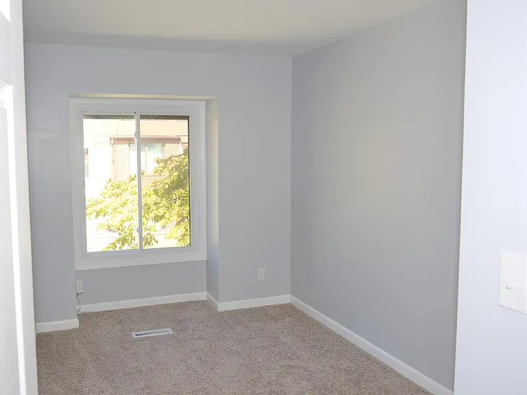 9852 Brookridge Ct — Photo 12