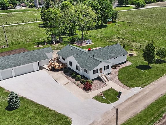 4th image of 111 Warner Ave