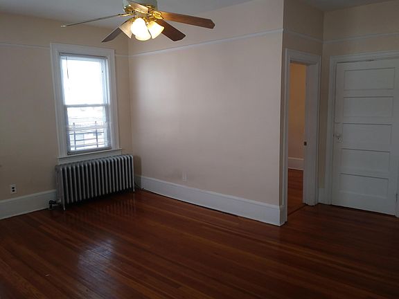 5th image of 512 Tompkins Ave #512
