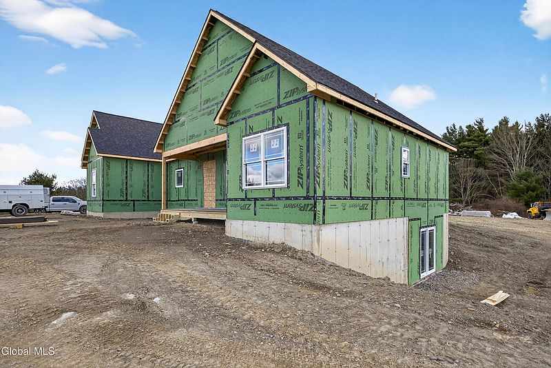 3rd image of 734 Groveside Road