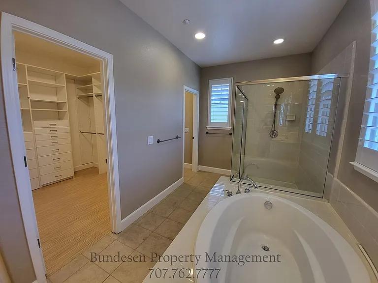 1727 Southgate Dr — Photo 13