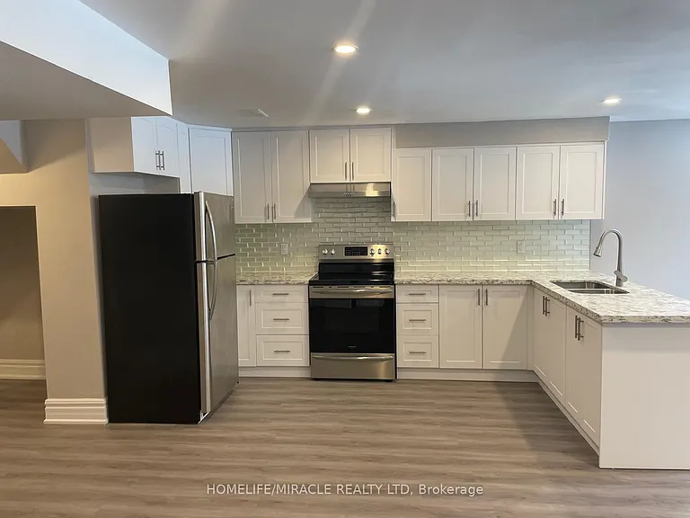 22 Boone Cres — Photo 6