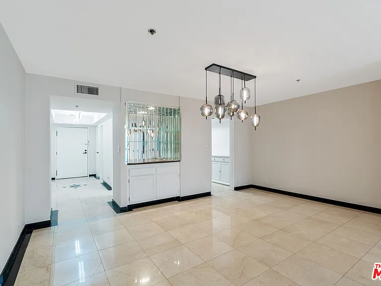 10660 Wilshire Blvd #703 — Photo 6