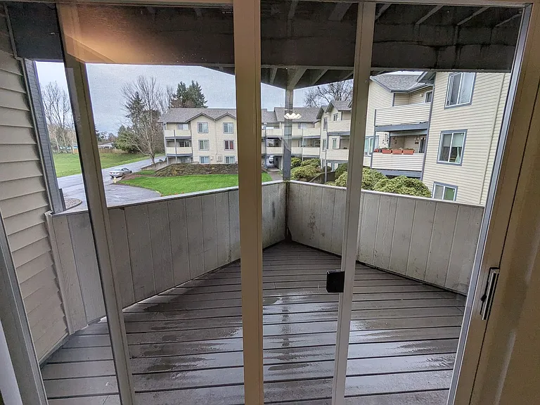 North Salem Apartment Complex With Washer/Dryer! ~ Camelot — Photo 21