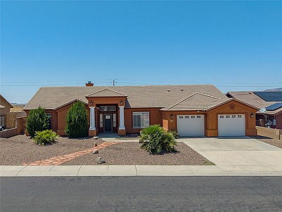 2nd image of 3363 Monte Moro Street