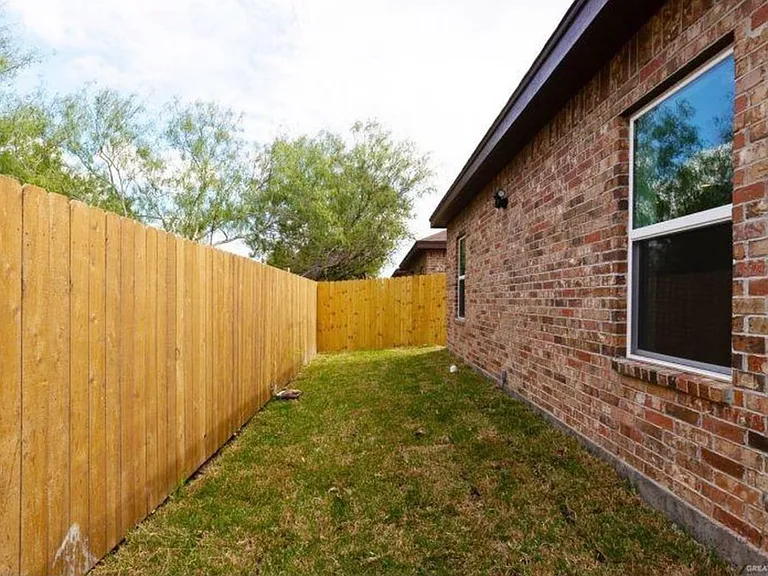3806 Valeria St #3 — Photo 12