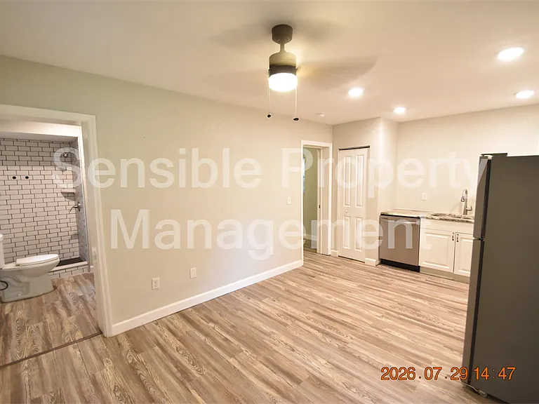 419 Stremma Rd #5 — Photo 4