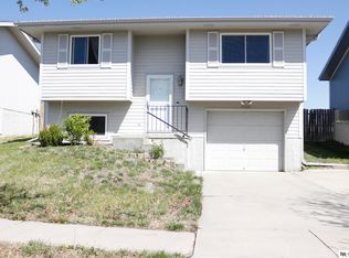 2030 NW 57th St, Lincoln, NE 68528