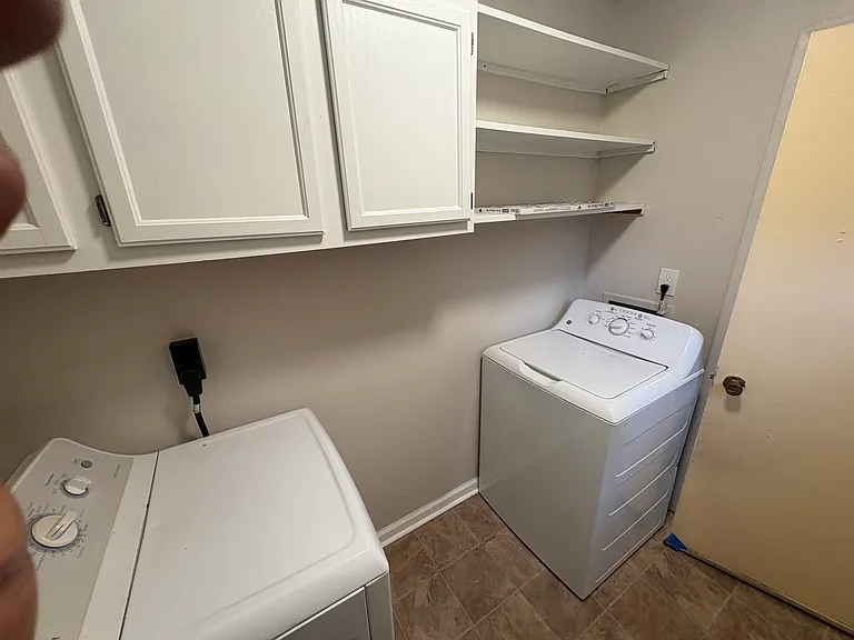 813 S Grosvenor Ct — Photo 20