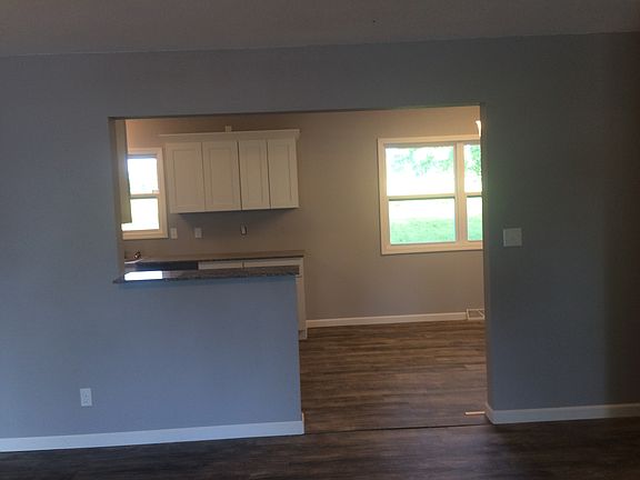 4th image of 1621 Comer Ave